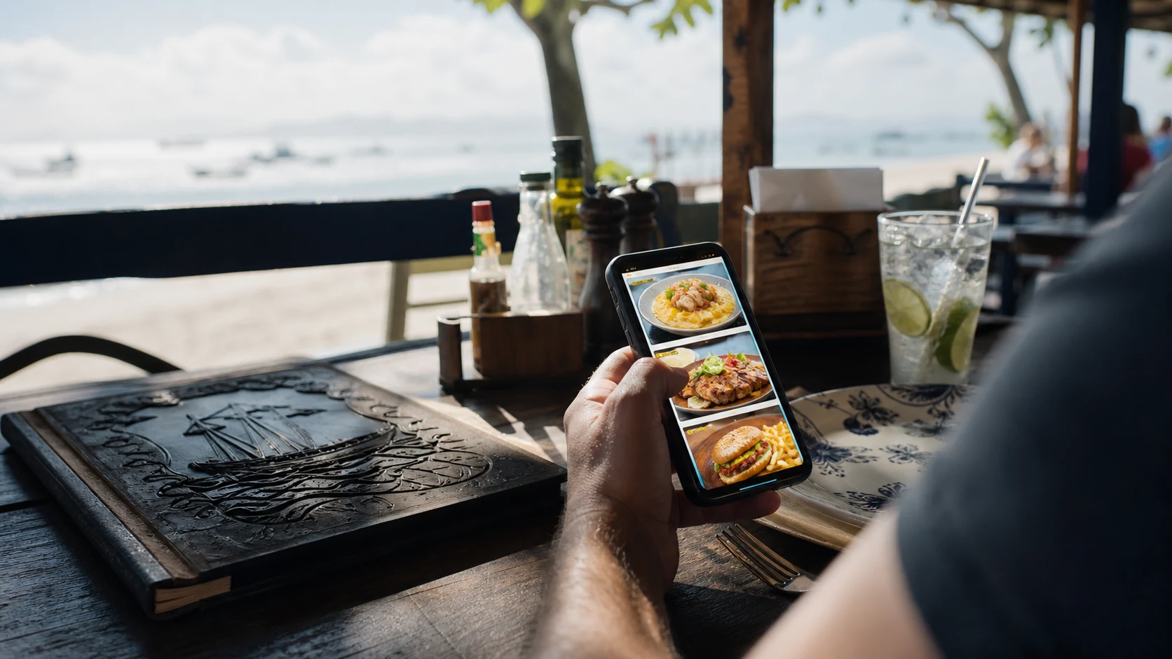 Site de restaurante em Itapoá representado em decisão digital de negócio local